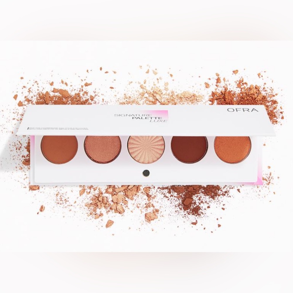 OFRA COSMETICS
Signature Luxe Palette